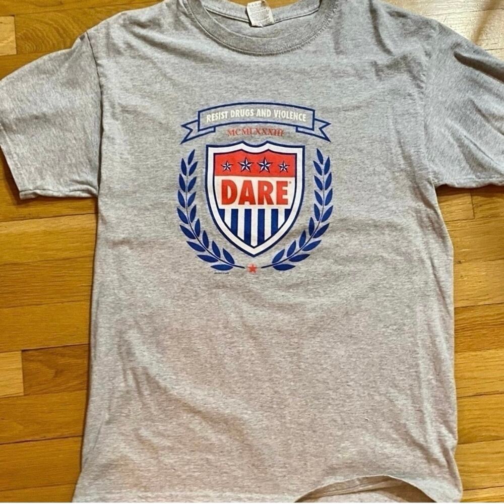 Vintage Gray Cotton DARE Short Sleeve‎ T-shirt Size Medium